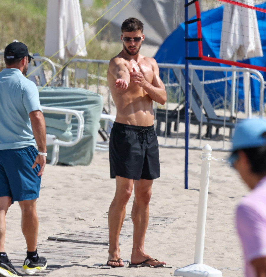 Najzgodniji portugalski fudbaleri se skinuli i zapalili mreže: Gledala bih vas danima FOTO
