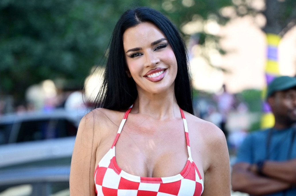 Najvatrenija Hrvatica spremna za Mundijal: Dekolteom ubija, svi gledaju u nju FOTO