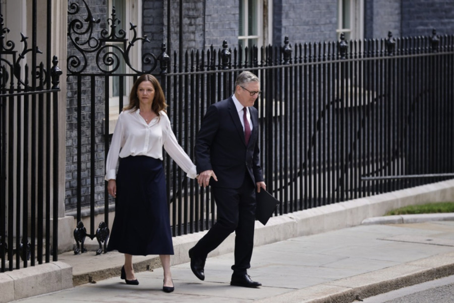 Ljubav su započeli na poslu i to svađom: Ko je supruga britanskog premijera koji je dao ostavku? FOTO