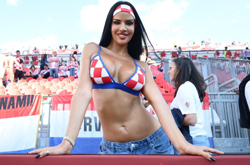 Vatrena Hrvatica ne miruje: Nova serija njenih golišavih fotki kruži mrežama FOTO