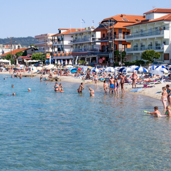 Srbi ponovo izazvali buru u Grčkoj? Snimak sa plaže zapalio mreže VIDEO