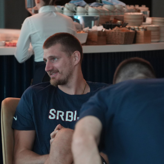 Nikola Jokić snimljen u ludom provodu, pevao do jutra u kafani: Posebno ga pogodila jedna pesma VIDEO