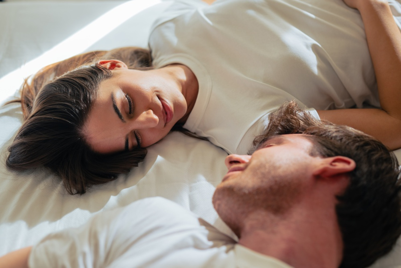 Ljubav ili manipulacija? Prepoznajte love bombing na vreme