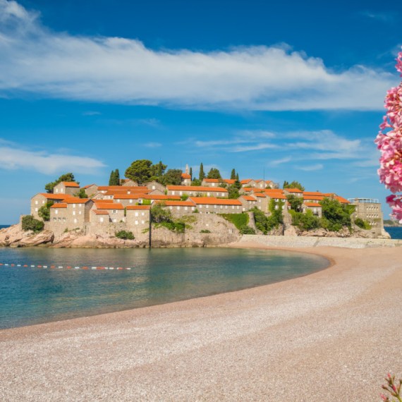 Ponovo možete na Sveti Stefan, ali postoji caka: Evo koliko košta ulazak na čuveno ostrvo