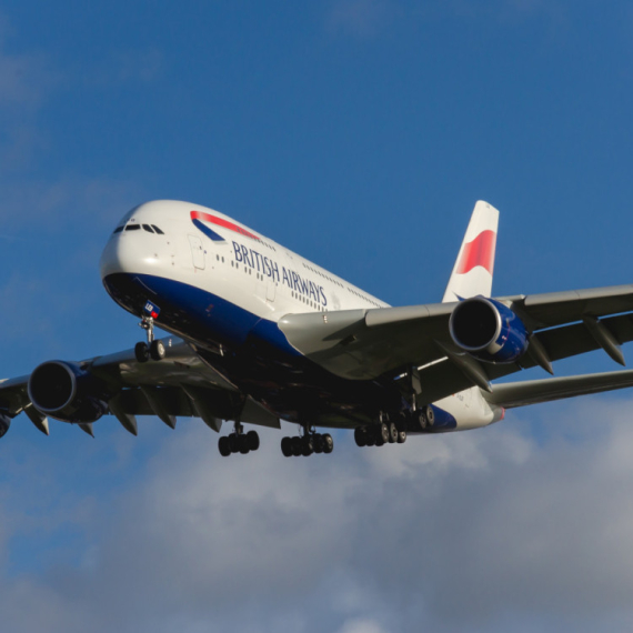 Avion bez putnika odleteo za London: Četvoro članova posade suspendovano