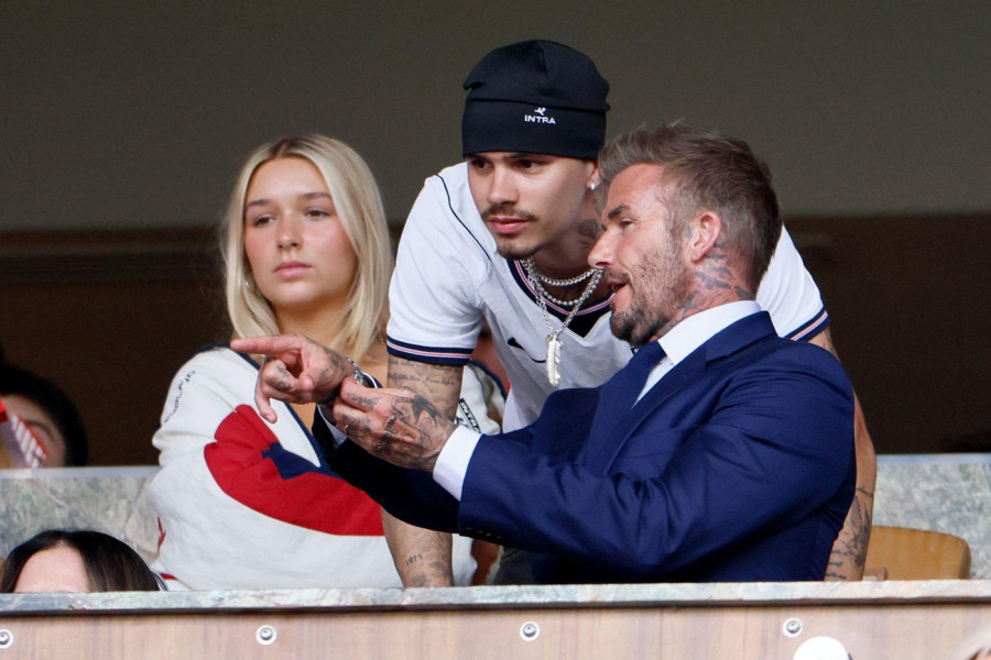 Čelični trbušnjaci i tetovaže: Romeo i Dejvid Bekam se skinuli i ne zna se ko bolje izgleda FOTO
