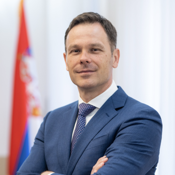 Ko danas dobija 6.000 dinara, a ko čeka? Mali otkrio detalje isplate za 7,1 milion građana