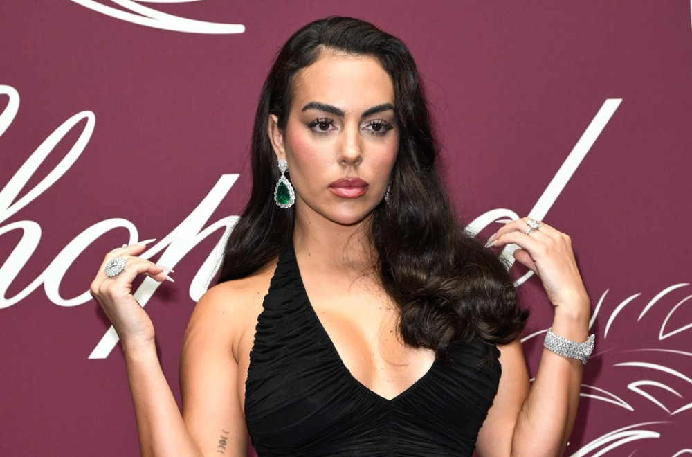 Georgina i Ronaldo vrelim snimkom iz bazena razbesneli fanove: Plivaj u svojim suzama VIDEO