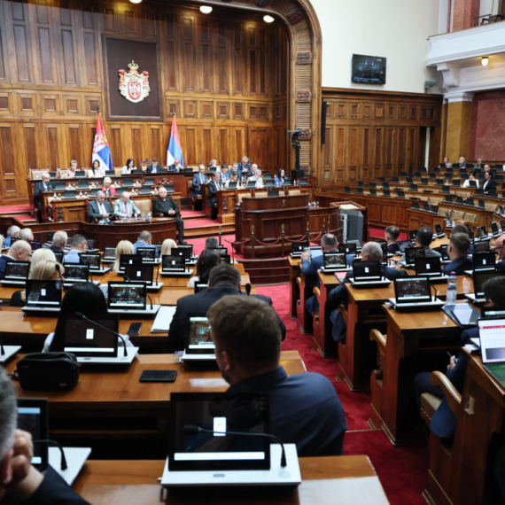 Nastavljena rasprava o rebalansu budžeta u Skupštini Srbije VIDEO