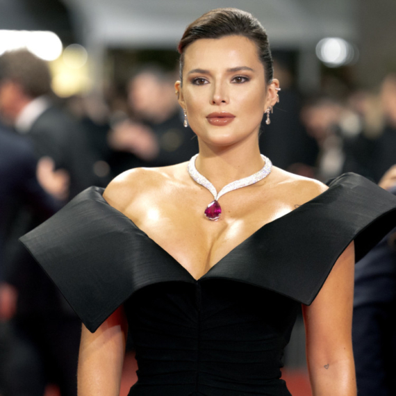 Glumicu ucenjivali intimnim fotografijama, pa ih je sama objavila; Javno progovorila o linču koji je doživela