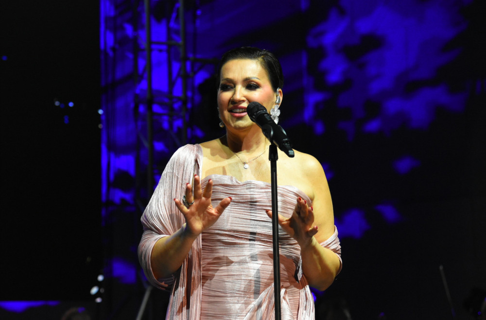 Nina Badrić pokazala je raskošne obline, ali i kupaći kostim koji je letnji hit FOTO