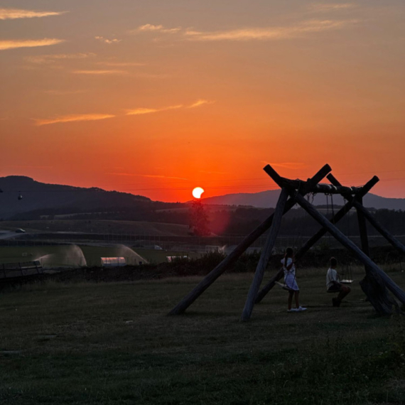 Prve fotografije pomračenja Sunca u Srbiji: Nestvarni prizori FOTO