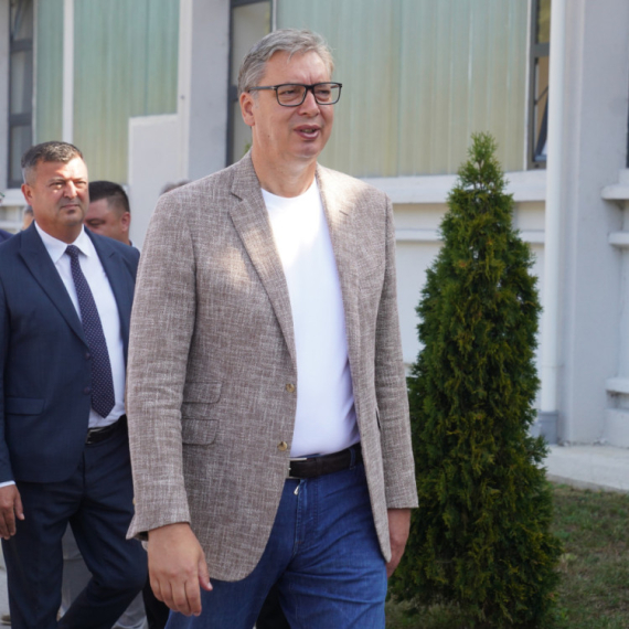 Vučić danas u poseti Severnobanatskom okrugu; Obilazi preduzeća i razgovara sa građanima