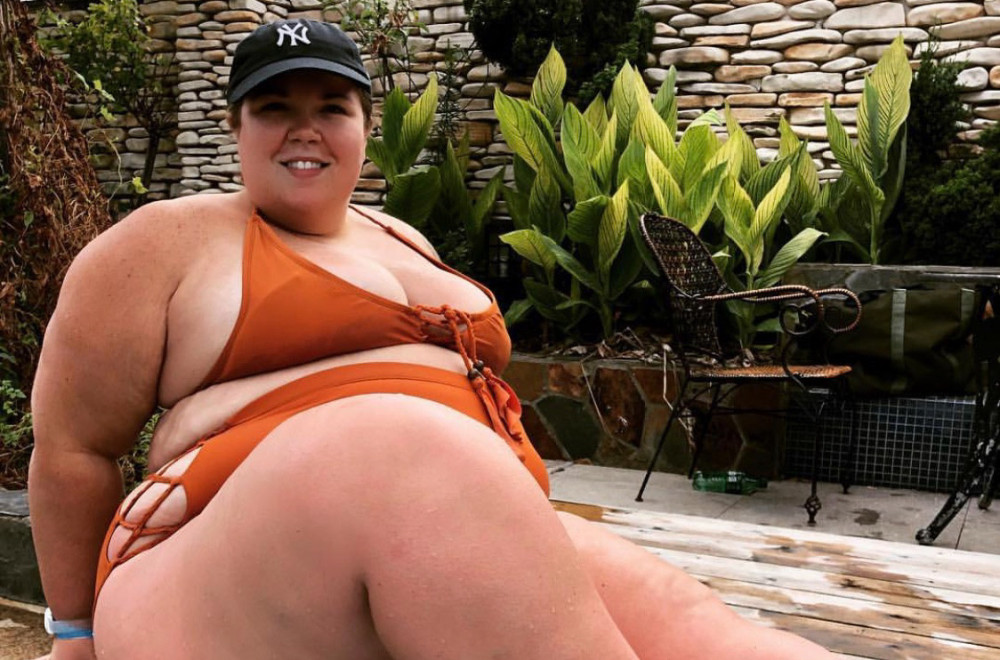 Plus-sajz manekenka se u inat hejterima skinula u bikini: Većina može da sanja... FOTO