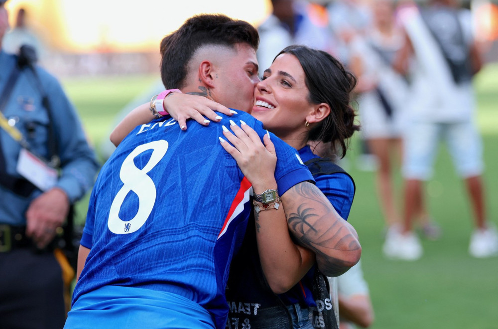 Ostavio ju je, pa se predomislio: Atraktivna vagsica i dalje uživa sa fudbalerom FOTO