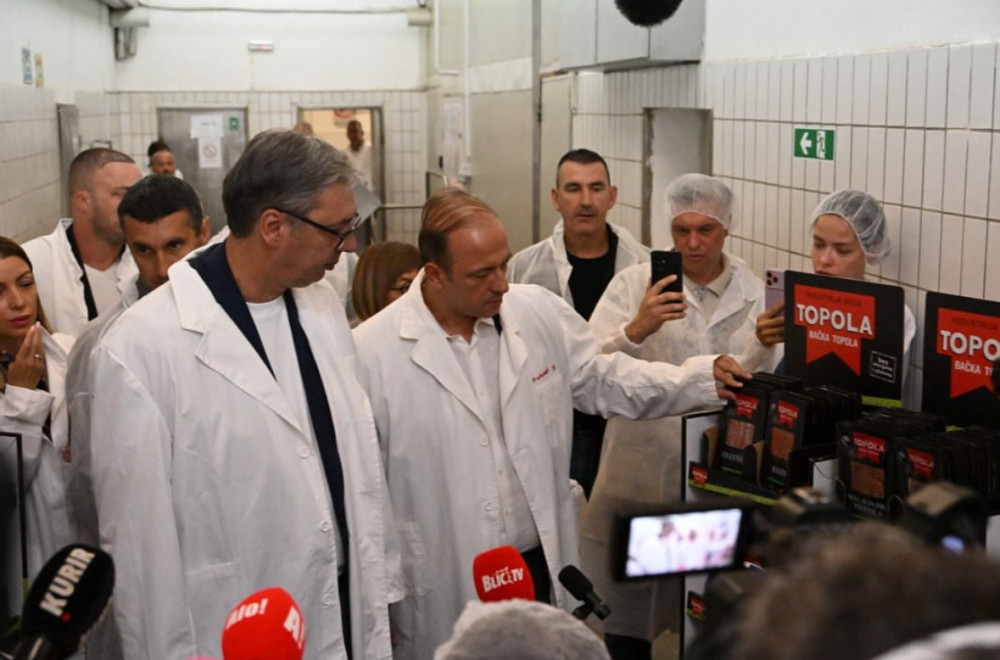 Vučić obišao Industriju mesa "Topola": "Pomoći ćemo da povećaju broj zaposlenih"