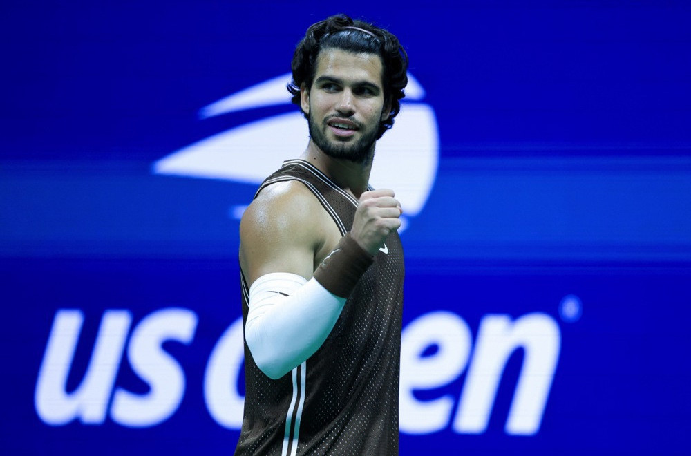 Alkaras ljubi seksi plavušu? Njene fotke u bikiniju zasenile US Open FOTO