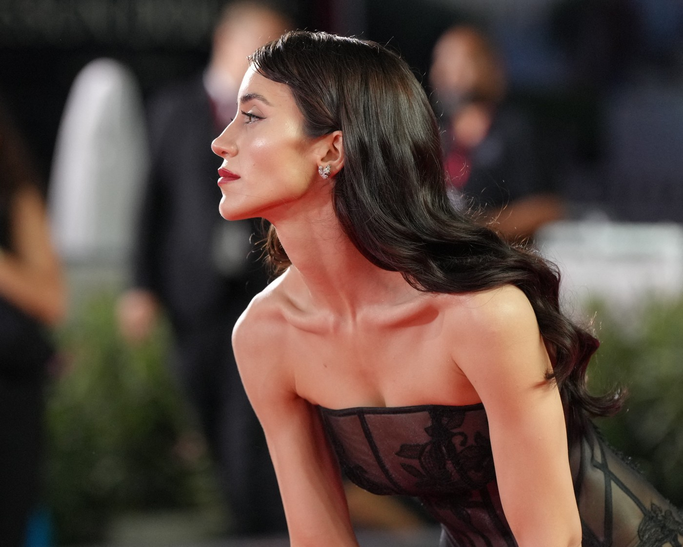 Mračni glamur nikada nije bio ovoliko seksi: Ljubi brata Bena Afleka, a Veneciju je očarala FOTO