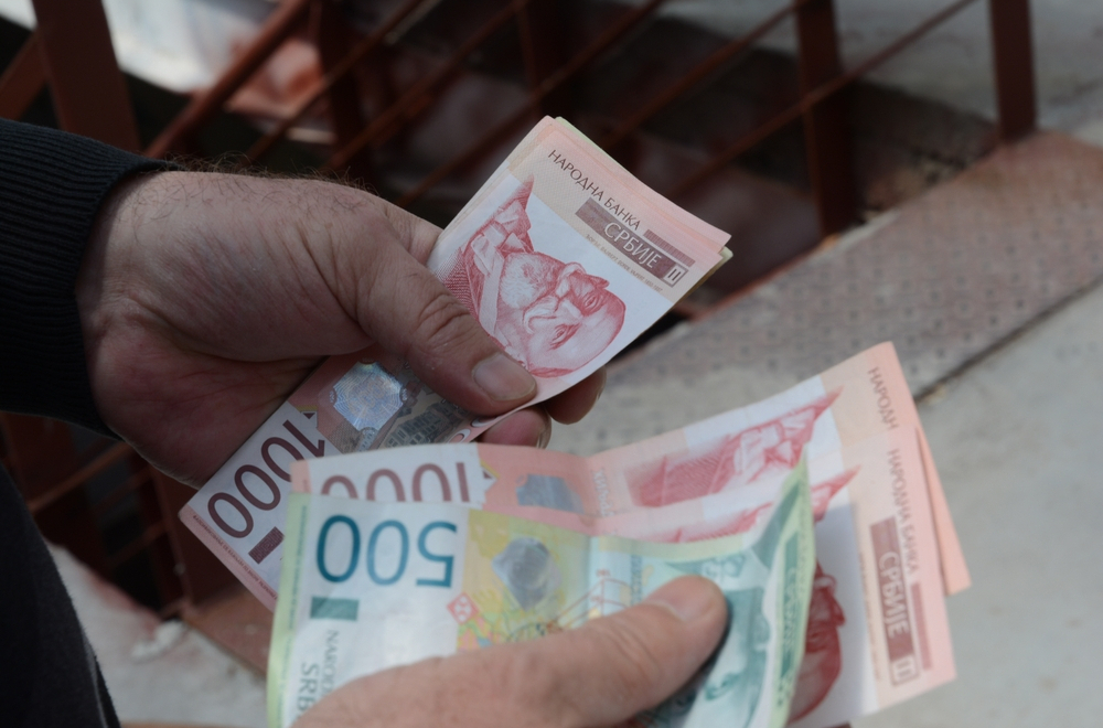 Veliko povećanje plata i penzija; Vučić: "Očekuje nas rast privrede veći od četiri odsto"