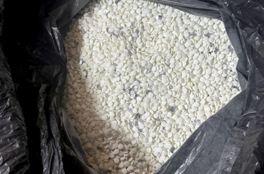 U "mercedesu" na auto-putu pronađeno 20 kilograma tableta: Uhapšen muškarac iz Subotice