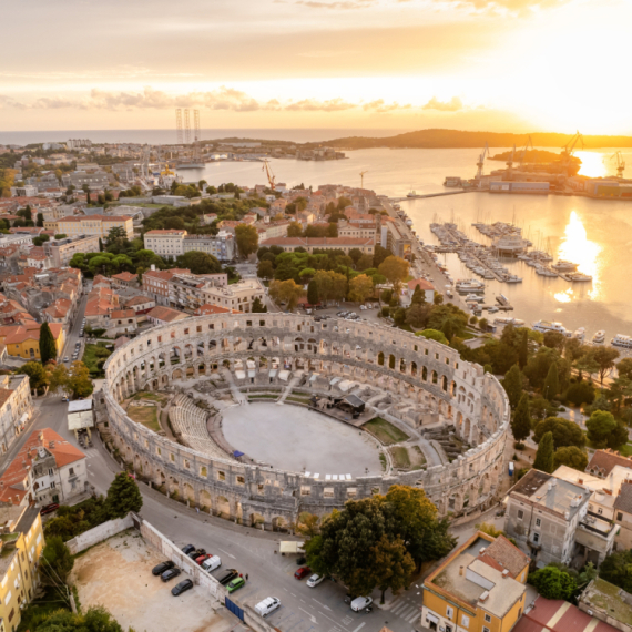 Britanci otkrili idealan hrvatski grad za jesenji beg: "Ima 24 stepena, fantastične plaže i manje gužve" FOTO