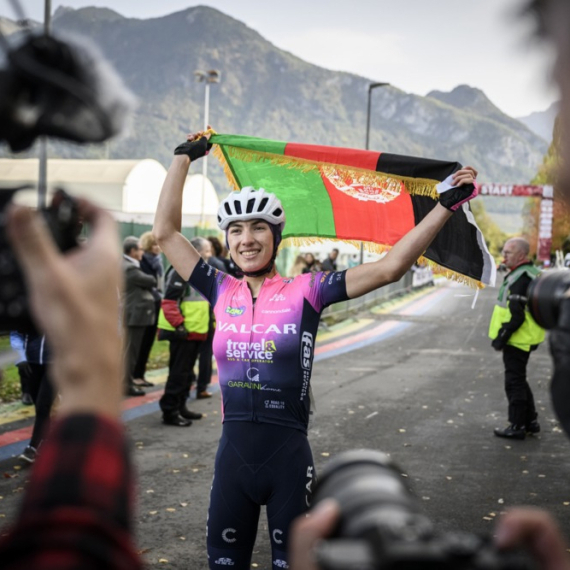 Krila se od Talibana, "bila muško", danas osvaja medalje – neverovatna priča Avganistanke