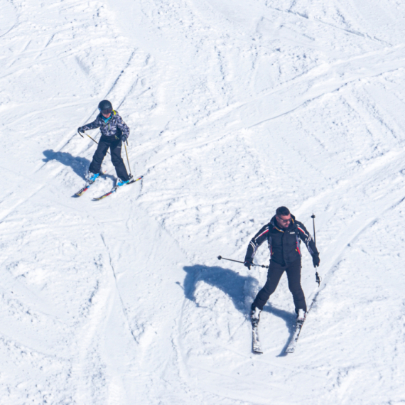 Jesen tek počela, a Kopaonik već zabeleo: Pale prve pahulje, zna se kad počinje sezona VIDEO