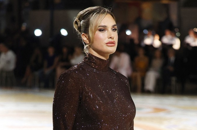 Arina Sabalenka debitovala na modnoj pisti: Uskom haljinom zapalila Milano FOTO/VIDEO