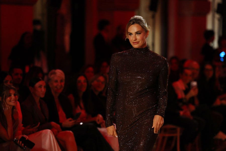 Arina Sabalenka debitovala na modnoj pisti: Uskom haljinom zapalila Milano FOTO/VIDEO