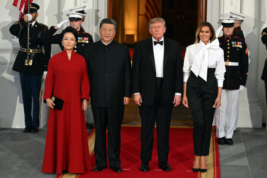 Svi misle da je košulja zvezda Melanijinog stajlinga, a zapravo su pantalone toliko moćne FOTO