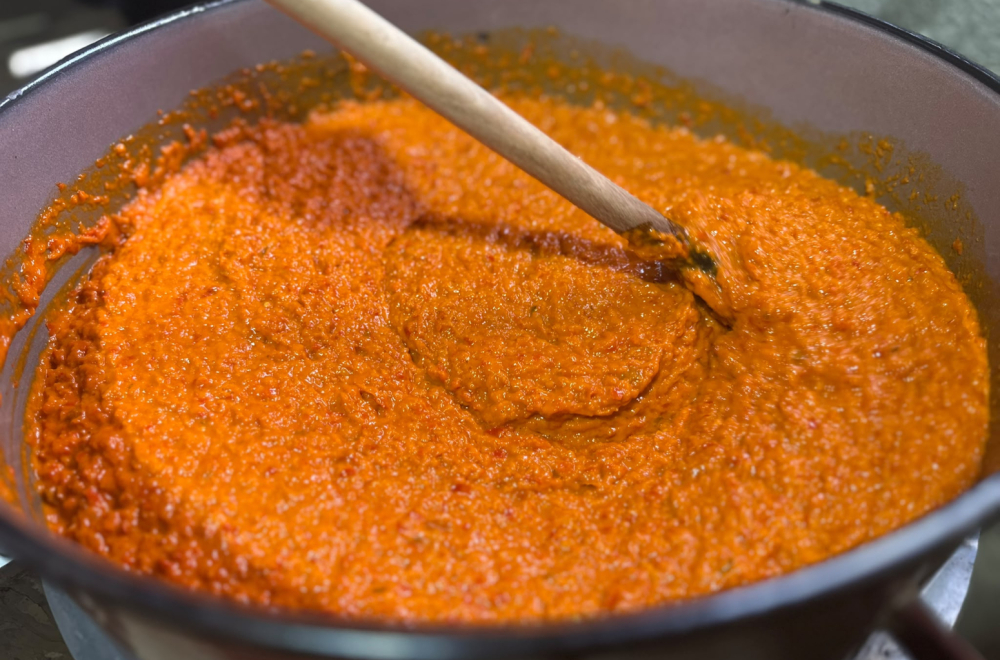 Koja je tajna savršenog domaćeg ajvara? Gordana iz Mrčajevaca je otkrila svoj recept FOTO