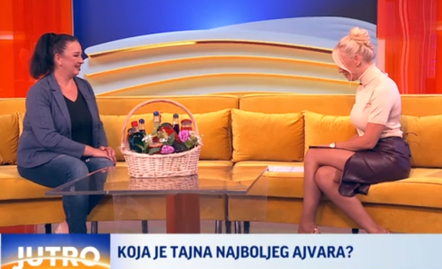 Dobra paprika, spretna domaćica, ali i još nešto: Ovo je tajna najboljeg ajvara u Srbiji FOTO/VIDEO