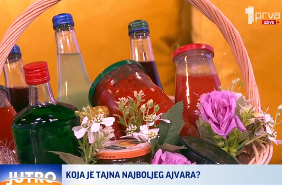 Dobra paprika, spretna domaćica, ali i još nešto: Ovo je tajna najboljeg ajvara u Srbiji FOTO/VIDEO
