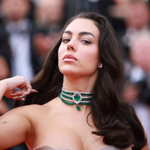 "Kako ovaj čovek može da nosi Hristovo ime?" Georgina objavila poruku, pa shvatila šta je uradila FOTO