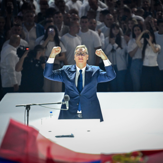 Vučić: "Nećemo u koaliciju sa blokaderskim pokretom"; "Imaćemo apsolutnu većinu i nećemo zavisiti ni od koga"