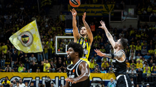 Partizan se ugasio posle +11, Fener slavio uz rekord Evrolige!; Penjaroja: "Loše"