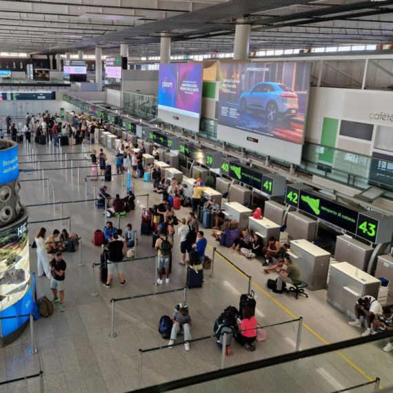 Otkazano i pomereno desetine letova: Poznati aerodromi u potpunom haosu