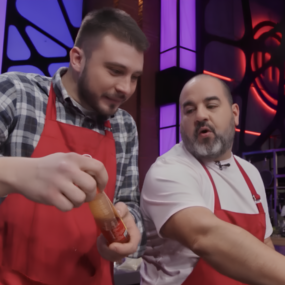 "Požuri, šta me gledaš, ajde, brzo"; Anđela zavodi red; Bošku nije dobro zbog Nenadovog preljutog jela