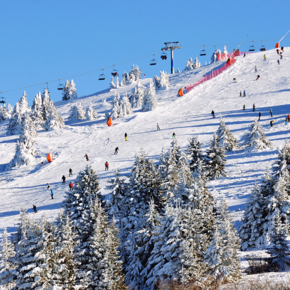 Skijanje na Kopaoniku već početkom decembra: Pominju se dva termina, ski-karte jeftinije 15 odsto