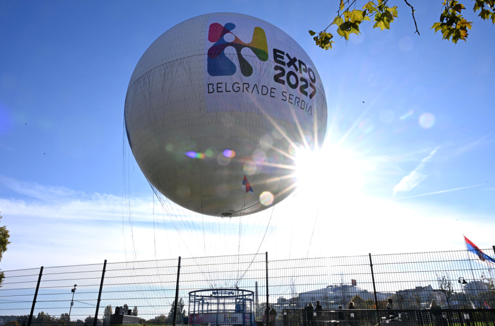 EXPO panoramski balon oduševio sve: Na Adi Ciganliji okupio veliki broj porodica FOTO