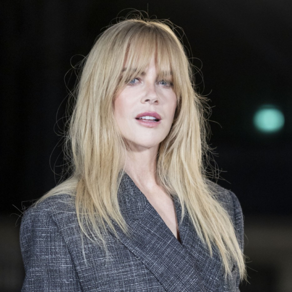 Nikol Kidman u bikiniju pozirala za "Vog", ljudi se čude: "Smešno je" FOTO